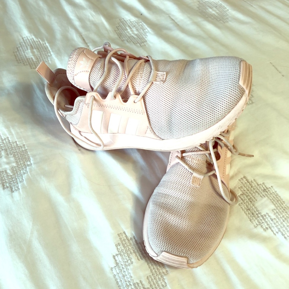 Good used condition blush pink Adidas. Women’s 8